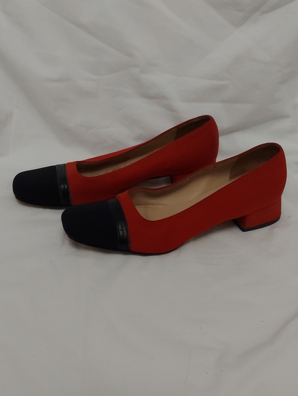 VTG Salvatore Ferragamo Cap Toe Pumps Block Heel 1" Womens 7.5 - Picture 4 of 12